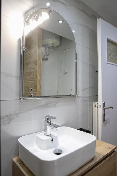 Stylish And Comfortable Apartment Atenas Exterior foto